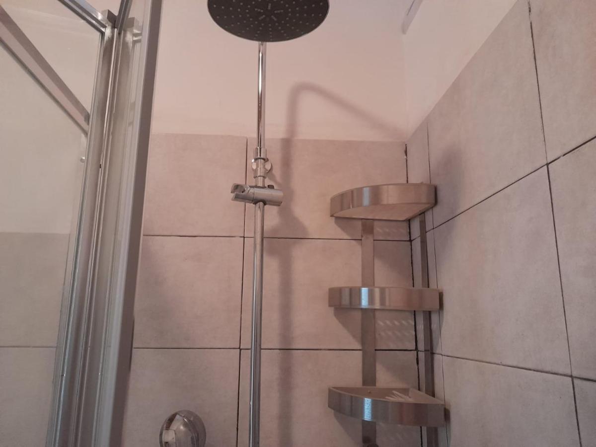 Casa Di Federica Camera Con Bagno Privato Esterno Livorno Buitenkant foto